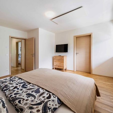 1Schoenes Ferienhaus Im Sonnigen Kaernten Döbriach Εξωτερικό φωτογραφία