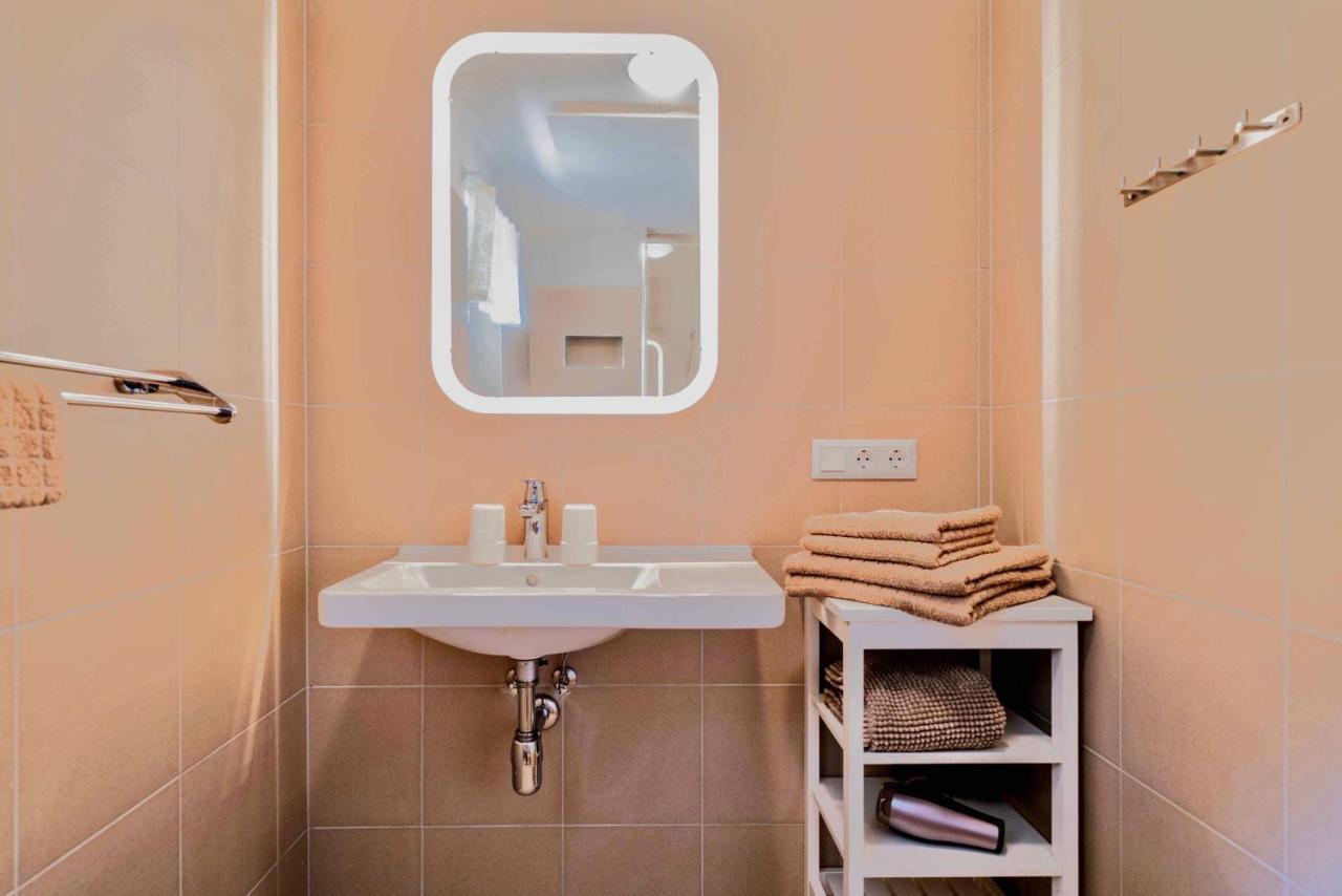 1Schoenes Ferienhaus Im Sonnigen Kaernten Döbriach Εξωτερικό φωτογραφία