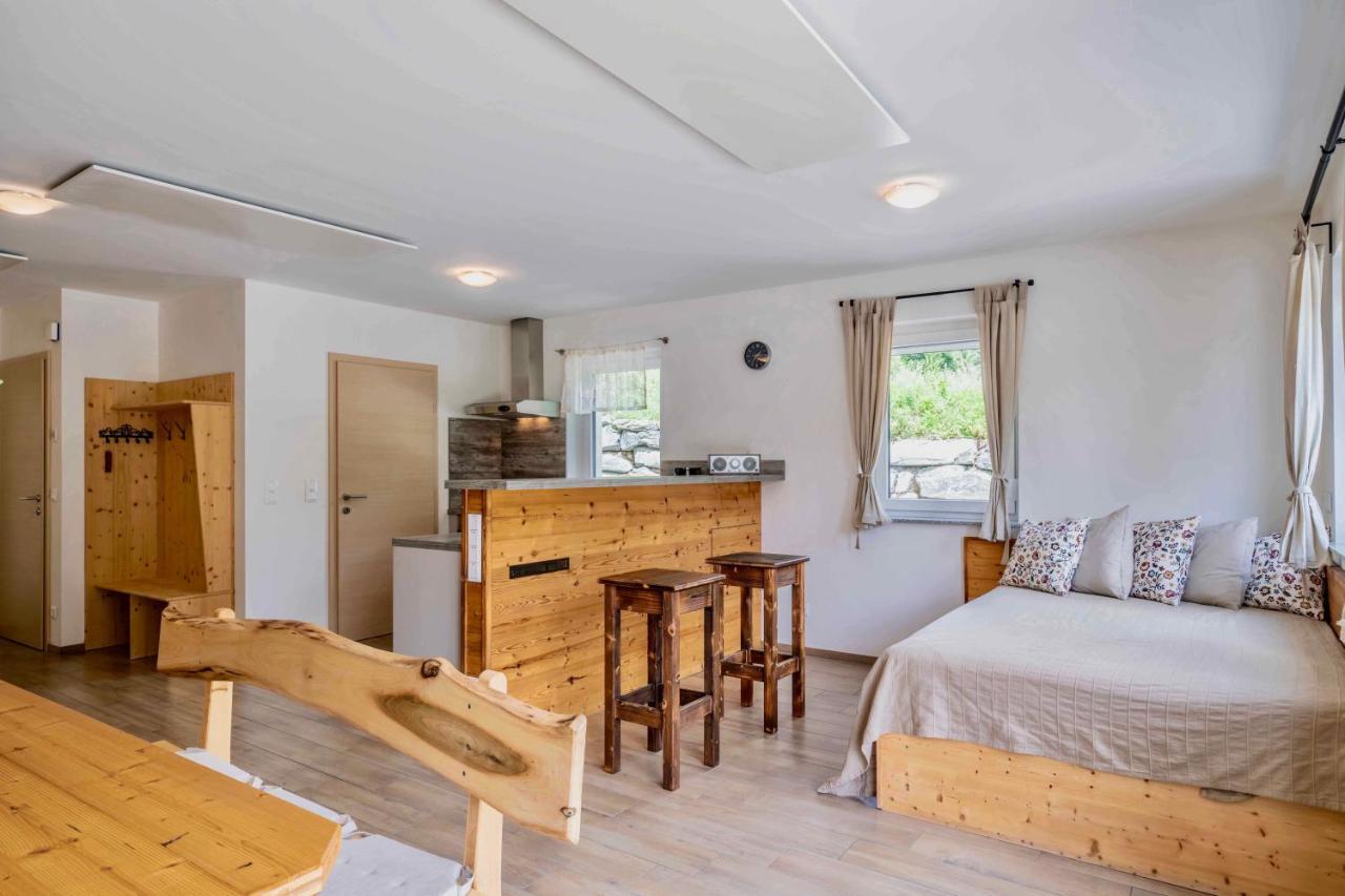 1Schoenes Ferienhaus Im Sonnigen Kaernten Döbriach Εξωτερικό φωτογραφία